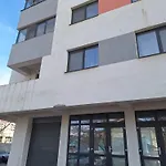Διαμέρισμα Metrou Pacii Militari Cu Parcare Inclusa Βουκουρέστι
